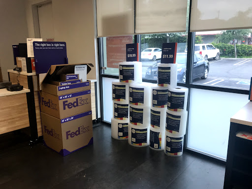 Print Shop «FedEx Office Print & Ship Center», reviews and photos, 490 El Camino Real, Redwood City, CA 94062, USA