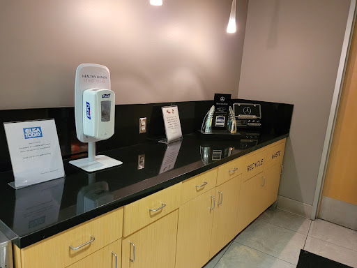 Mercedes Benz Dealer «Mercedes-Benz of Pleasanton», reviews and photos, 5885 Owens Dr, Pleasanton, CA 94588, USA