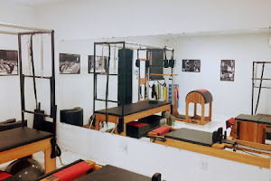 Studio Jair Alves Pilates image