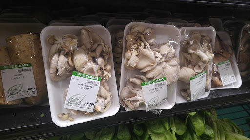 Shopping Mall «Linwood Plaza Shopping Center», reviews and photos, 158 Linwood Dr, Fort Lee, NJ 07024, USA