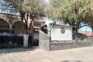 Monumento A Miguel Hidalgo image