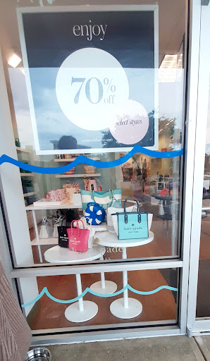 Shopping Mall «Queenstown Premium Outlets», reviews and photos, 441 Outlet Center Dr, Queenstown, MD 21658, USA