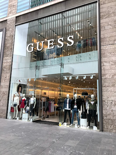 GUESS - Shop