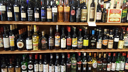 Liquor Store «Ball Square Fine Wines», reviews and photos, 716 Broadway, Somerville, MA 02144, USA