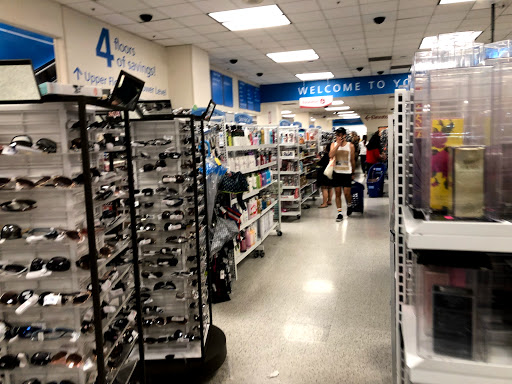 Clothing Store «Ross Dress for Less», reviews and photos, 405 Westlake Center, Daly City, CA 94015, USA