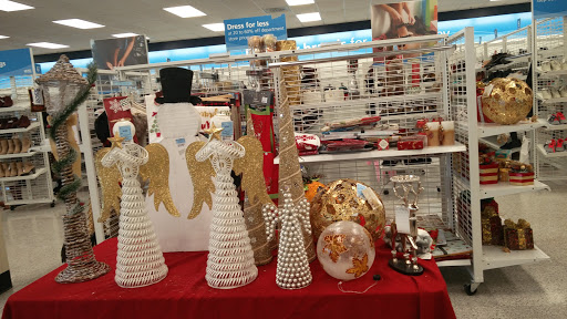 Clothing Store «Ross Dress for Less», reviews and photos, 177 Levittown Pkwy, Levittown, PA 19055, USA