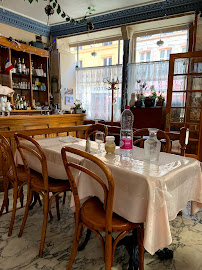 Atmosphère du Restaurant français Restaurant Chez Lucette à Paris - n°1