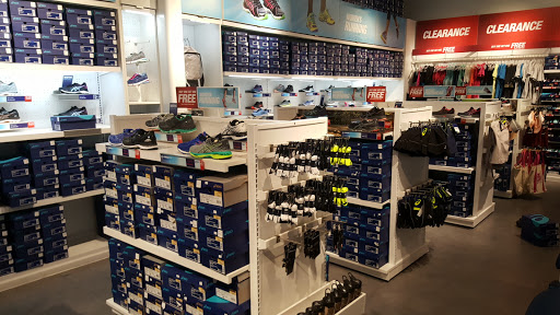 Sporting Goods Store «ASICS Outlet», reviews and photos, 3905 Eagan Outlets Pkwy Suite 725, Eagan, MN 55122, USA