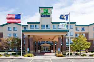 Holiday Inn Express & Suites St. Paul NE (Vadnais Heights), an IHG Hotel image