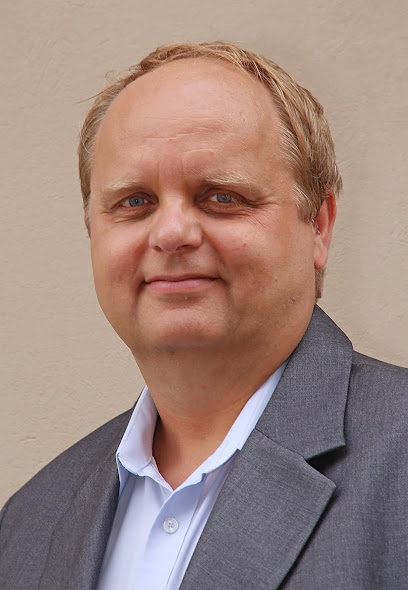 Dr. Illés Zsolt ügyvéd, ingatlanforgalmi szakjogász