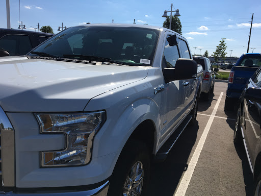 Used Car Dealer «Suburban Ford of Sterling Heights Used Car Super Center», reviews and photos, 40552 Van Dyke, Sterling Heights, MI 48313, USA