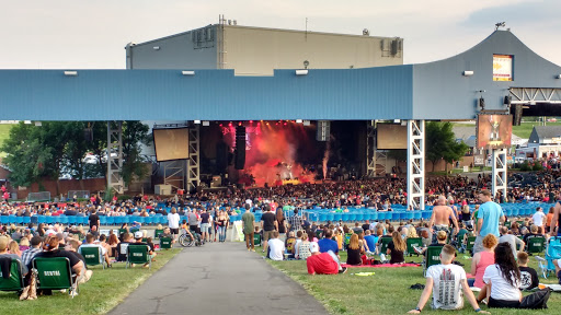 Live Music Venue «Hollywood Casino Amphitheatre - St. Louis», reviews and photos, 14141 Riverport Dr, Maryland Heights, MO 63043, USA