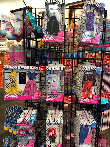 Shoe Store «DSW Designer Shoe Warehouse», reviews and photos, 7321 Lake St, River Forest, IL 60305, USA