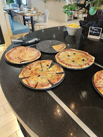 Pizza du Restaurant Seazen Buffet à Thoiry - n°13