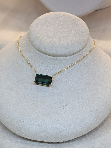 Jewelry Store «Quest Fine Jewelers», reviews and photos, 8430 Lee Hwy, Fairfax, VA 22031, USA