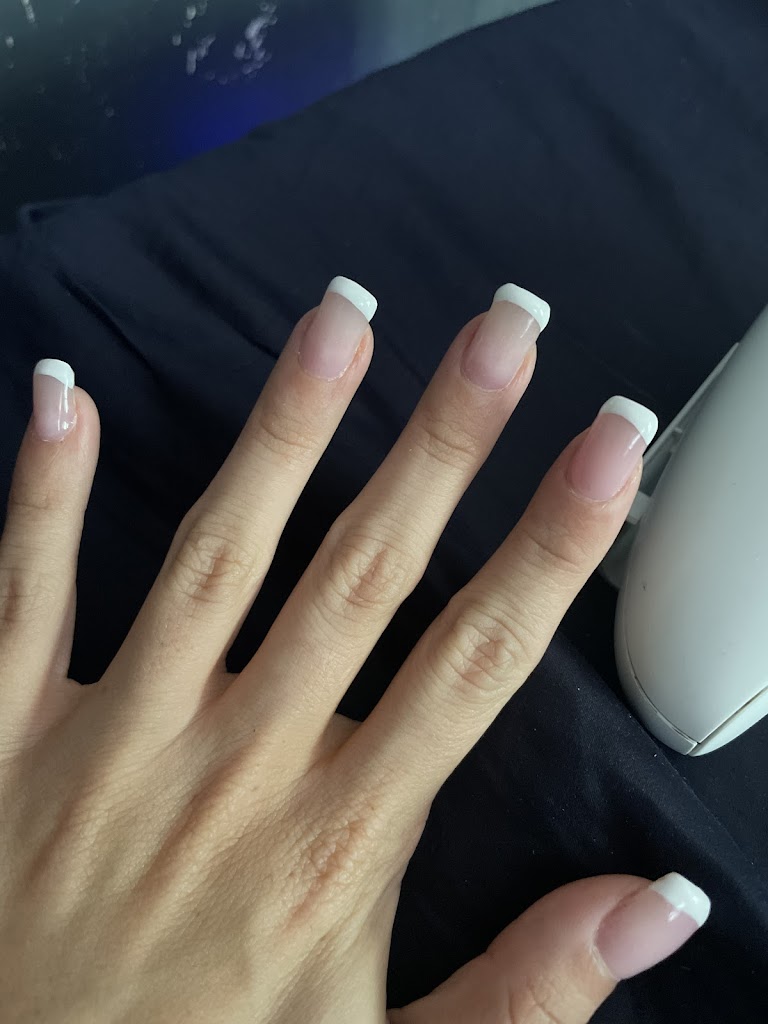 Linda Nails II 08050