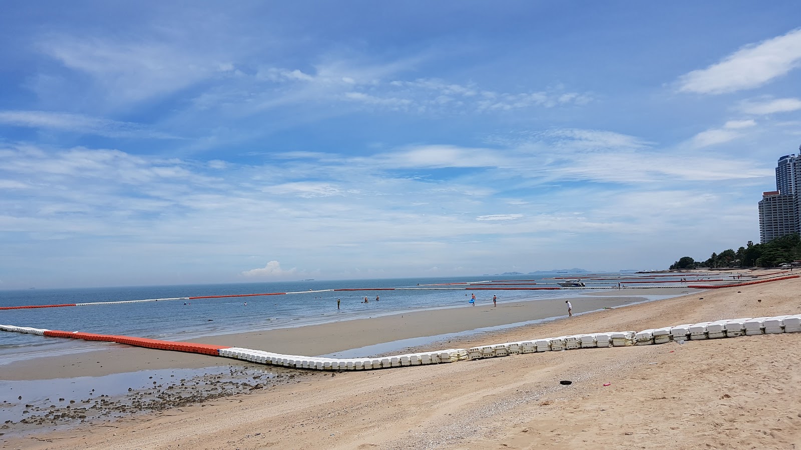 Wongamat beach photo #8