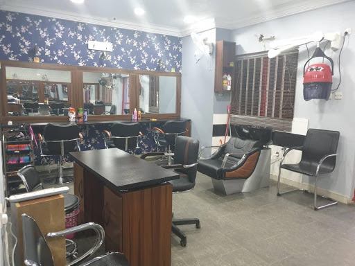 Comfort Zone Beauty Salon, Corner shop, shop 19, drive 2 Prince & Princess Estate, Duboyi Opp kaura market, Amac, Abuja, Nigeria, Hair Salon, state Nasarawa