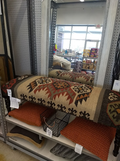 Home Goods Store «Tuesday Morning», reviews and photos, 23314 Farmington Rd, Farmington, MI 48336, USA