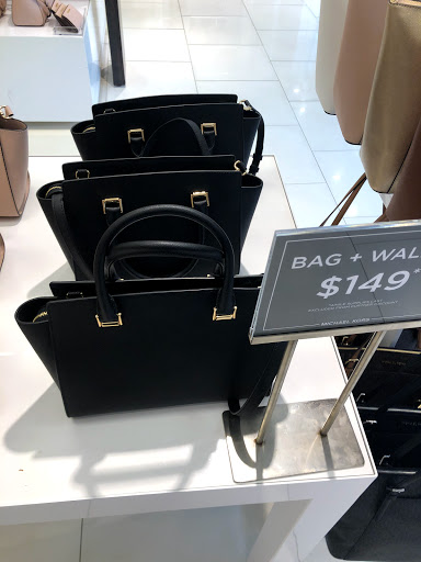 Fashion Accessories Store «Michael Kors», reviews and photos, 20-A Killingworth Turnpike #430, Clinton, CT 06413, USA