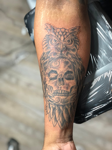 Tattoo Shop «Full Moon Tattoo», reviews and photos, 98 Lockwood Ave, Yonkers, NY 10701, USA