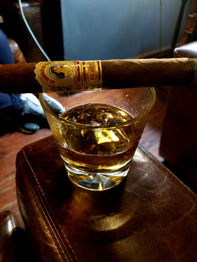 Tobacco Shop «Casa de Montecristo by Cigar Inn», reviews and photos, 1016 2nd Ave, New York, NY 10022, USA