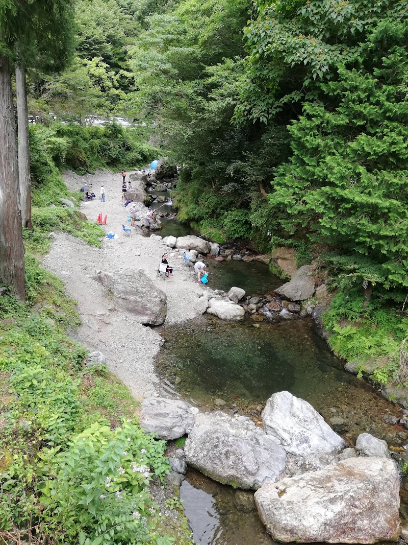 有間渓谷観光釣り場