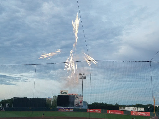 Stadium «Veterans Memorial Stadium», reviews and photos, 950 Rockford Rd SW, Cedar Rapids, IA 52404, USA