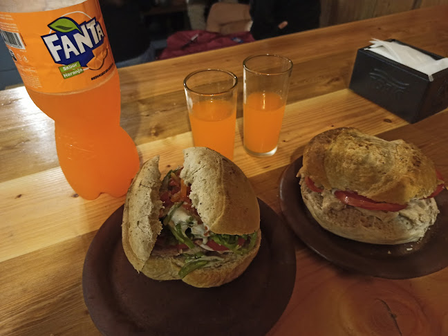 Opiniones de Ajo Sangucheria Chilena en Ancud - Restaurante