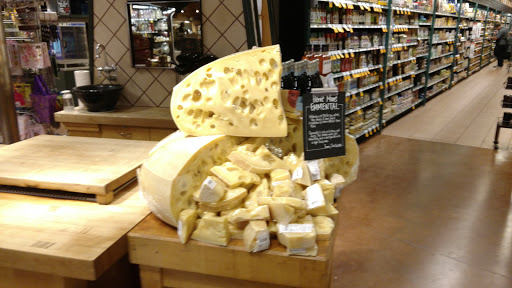 Gourmet Grocery Store «Metropolitan Market», reviews and photos, 2320 42nd Ave SW, Seattle, WA 98116, USA