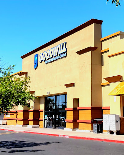 Thrift Store «Power & Baseline Goodwill Retail Store & Donation Center», reviews and photos, 2070 S Power Rd, Gilbert, AZ 85206, USA