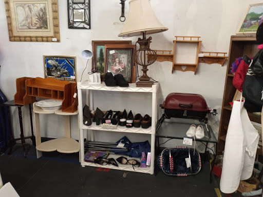 Shopping Mall «Village Square Shopping Center», reviews and photos, 2800 Recker Hwy, Winter Haven, FL 33880, USA