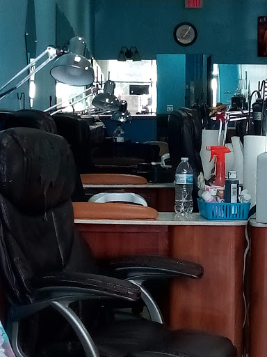 Shopping Mall «Circle Plaza Shopping Center», reviews and photos, 425-527 E Belt Blvd, Richmond, VA 23224, USA