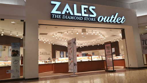 Jewelry Store «Zales - The Diamond Store», reviews and photos, 6170 Grand Ave #691, Gurnee, IL 60031, USA