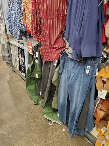 Clothing Store «Old Navy», reviews and photos, 8674 Park Meadows Center Dr, Lone Tree, CO 80124, USA
