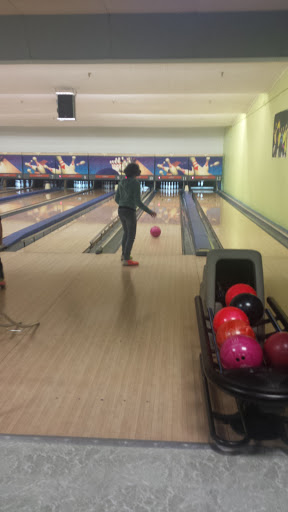 Bowling Alley «Vista Lanes Bowling Center», reviews and photos, 550 Oriskany Blvd, Yorkville, NY 13495, USA