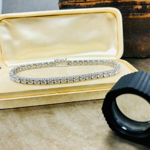 Pawn Shop «Money & More», reviews and photos, 1025 S Riverside Dr, Iowa City, IA 52246, USA