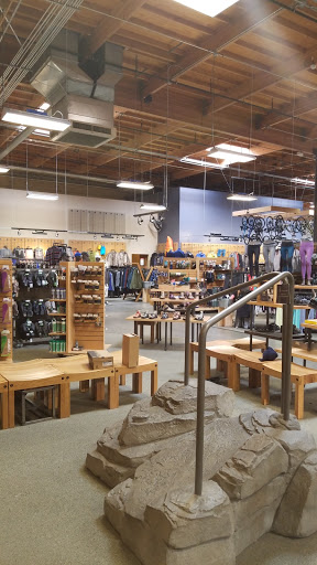 Camping Store «REI», reviews and photos, 12218 E Foothill Blvd, Rancho Cucamonga, CA 91739, USA