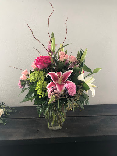 Florist «Open Air Designs - Florist | Wedding Planning | Gifts», reviews and photos, 607 N Myrtle Ave, Clearwater, FL 33755, USA