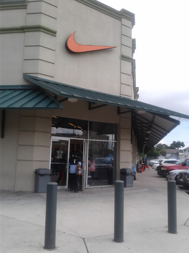 Clothing Store «Nike Factory Store», reviews and photos, 4101 S Carrollton Ave, New Orleans, LA 70119, USA