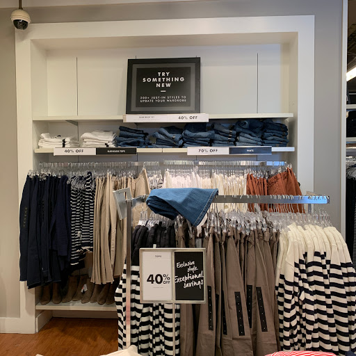 Clothing Store «Banana Republic», reviews and photos, 820 W Stacy Rd, Allen, TX 75013, USA