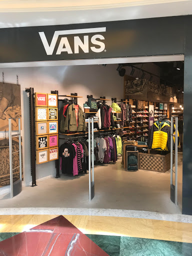 VANS Store Euroma2