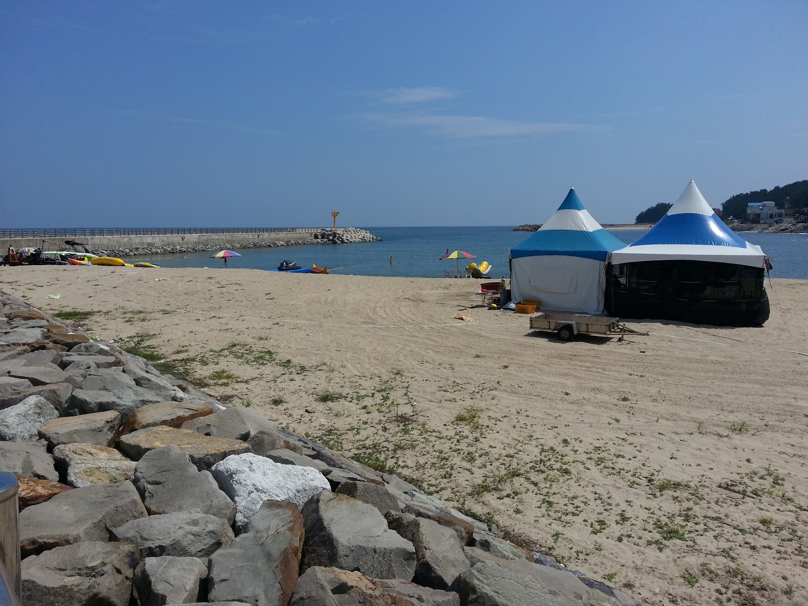 Pongpyeong Beach的照片 带有宽敞的海岸