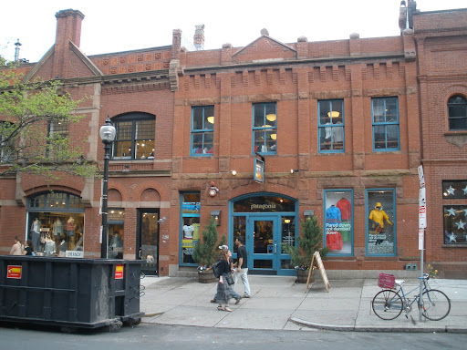 Clothing Store «Patagonia Boston», reviews and photos, 346 Newbury St, Boston, MA 02115, USA