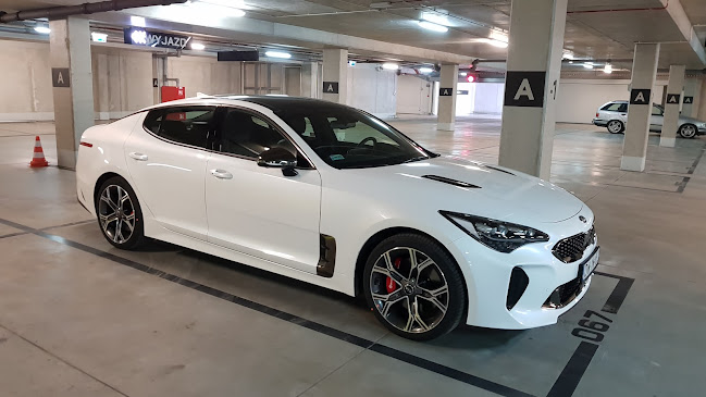 Detail Garage Studio Pielęgnacji Samochodów - Myjnia samochodowa