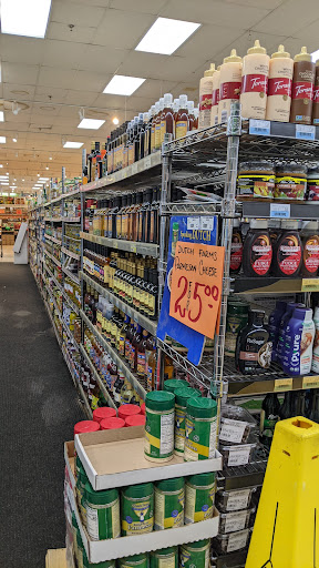 Grocery Store «Horrocks Market», reviews and photos, 4455 Breton Rd SE, Kentwood, MI 49508, USA