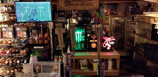 Liquor Store «Flight 747 Liquor Store & Lounge Bar», reviews and photos, 1500 Airport Rd, Jacksonville, FL 32218, USA