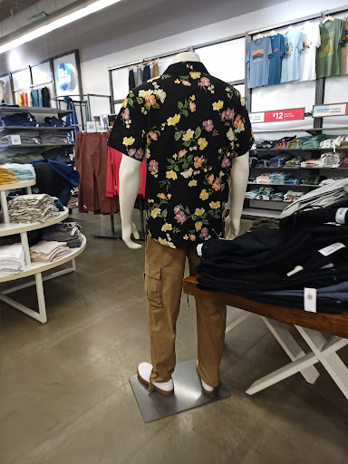 Clothing Store «Old Navy», reviews and photos, 8 Allstate Rd, Boston, MA 02125, USA