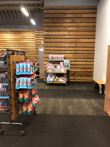 Shoe Store «DSW Designer Shoe Warehouse», reviews and photos, 7321 Lake St, River Forest, IL 60305, USA