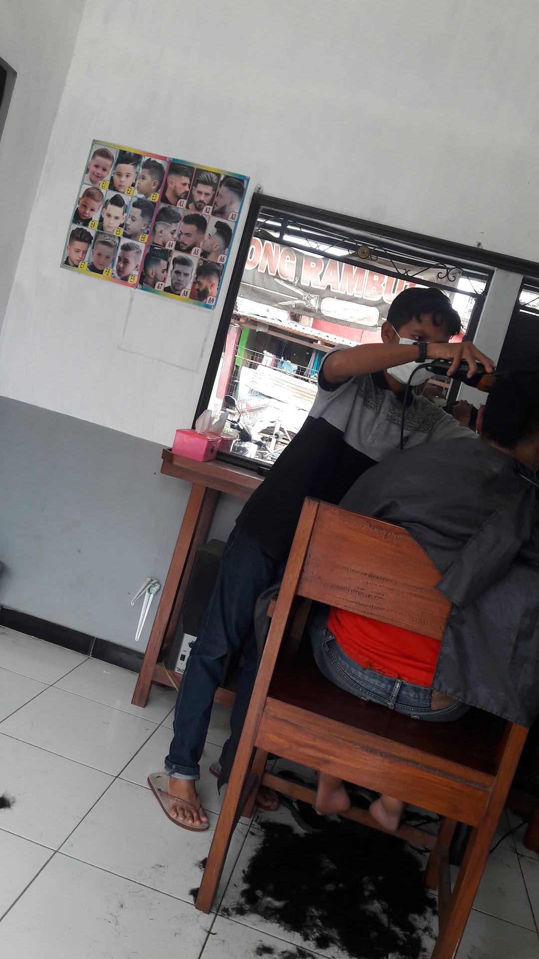 Potong Rambut Azka